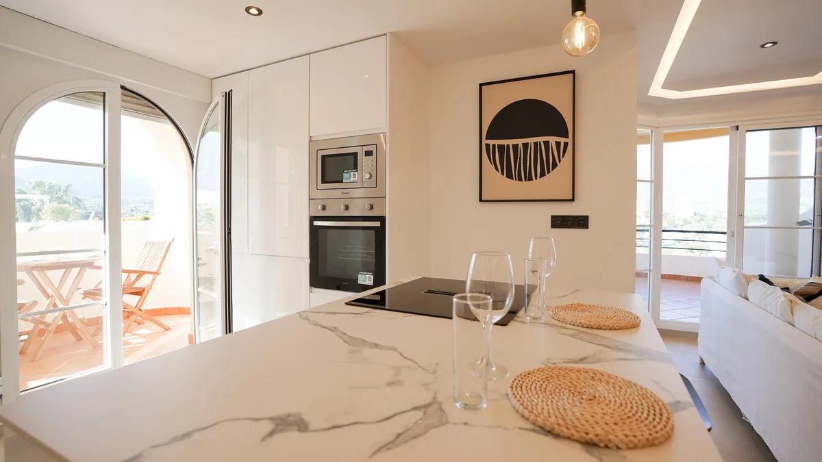 d1553706-2efe-4000-bd10-b20d7de623d0