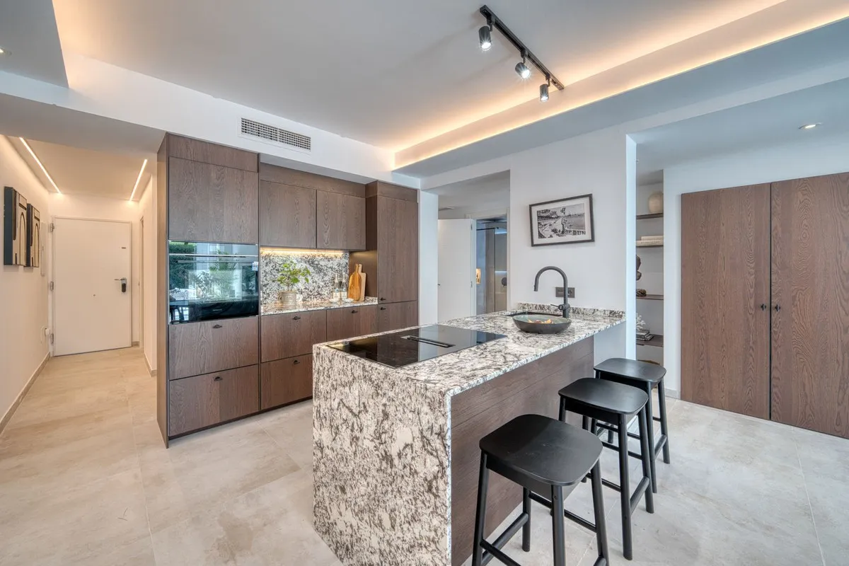 019e1608-ade4-4509-9e02-1a9bd8e48e32