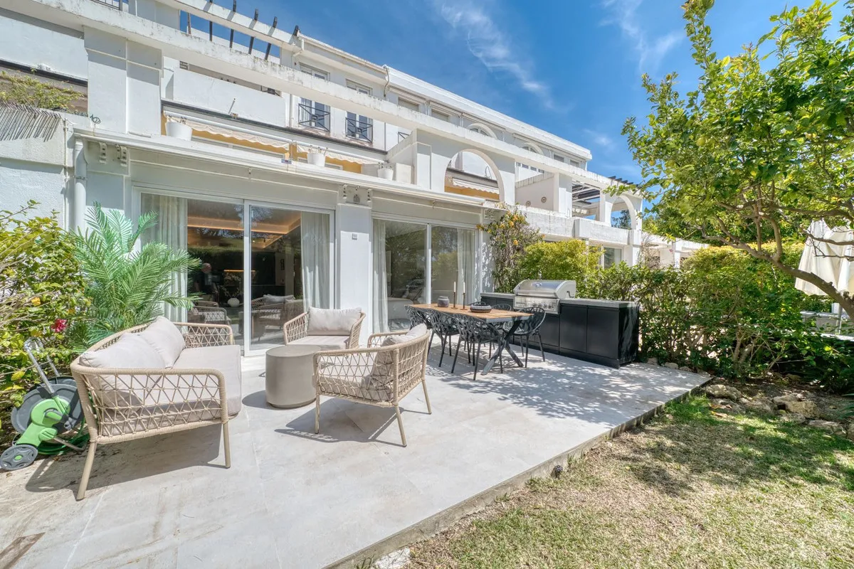 140a8997-0a0d-4590-afb5-5f25cd75d040