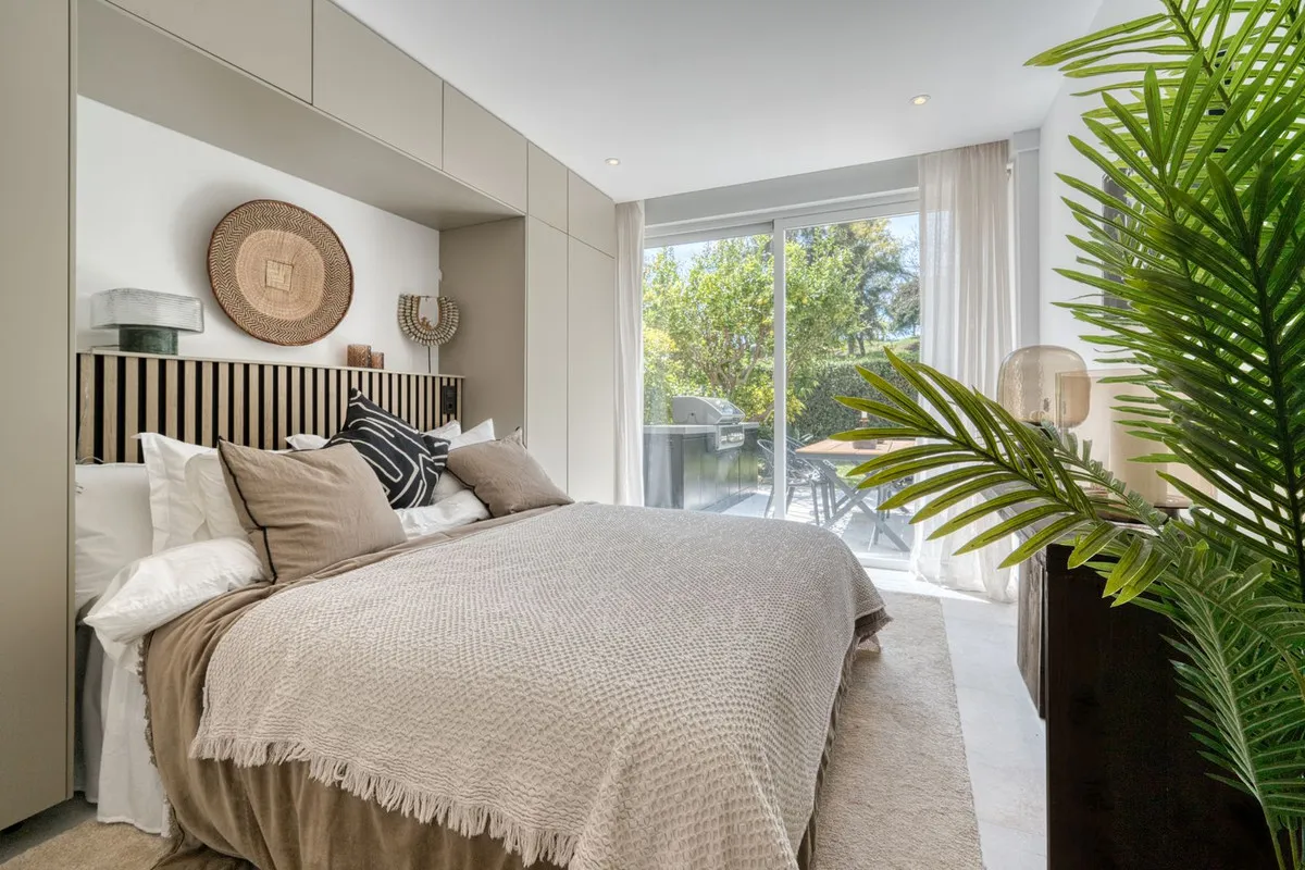 912d44a6-91e5-49dd-bc47-8997e7451dff