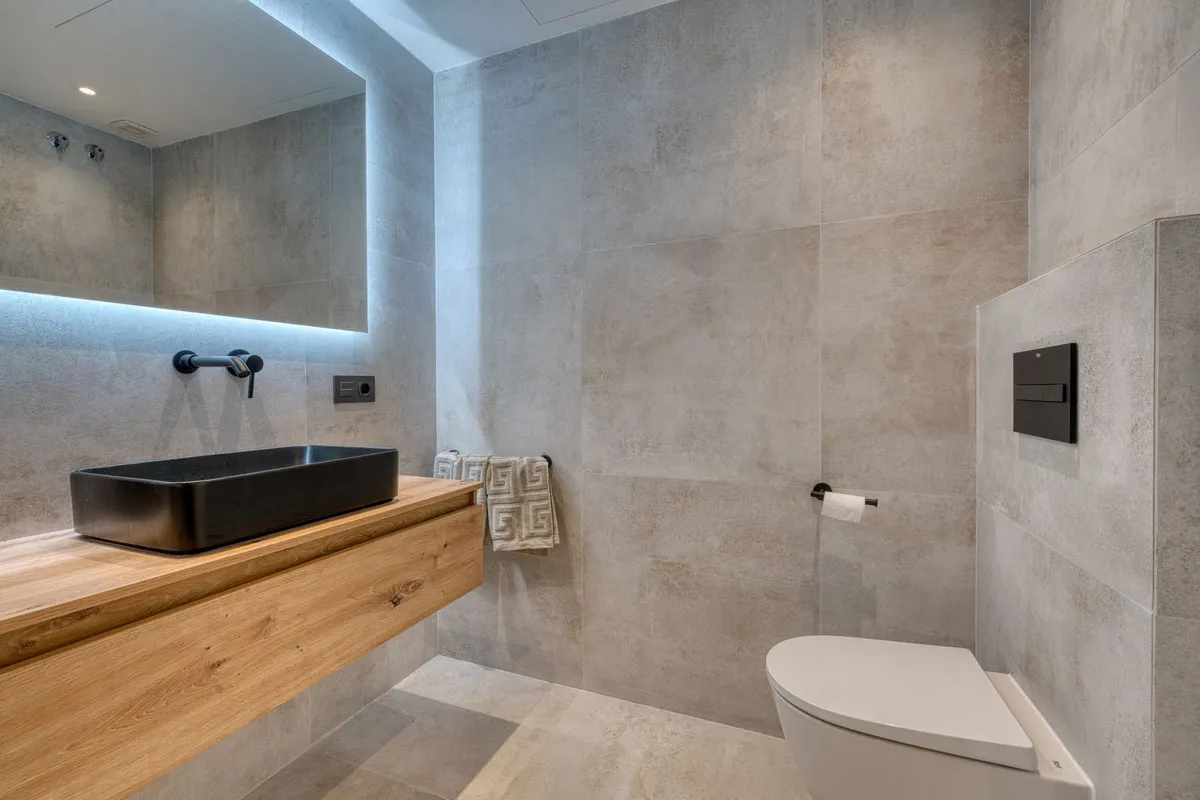 adec011b-1158-4581-93a0-ec09db3568ff