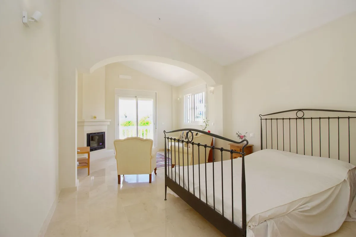 01c2e273-3fa4-4d88-a936-8b775a97551b