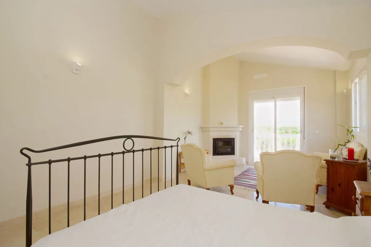 409fb395-c7f8-4540-a817-bdfb9a395b14