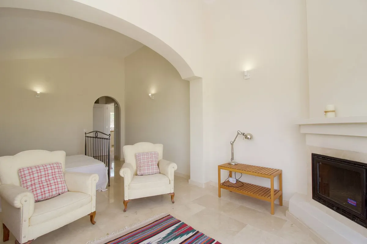 7ec09b9f-c32a-4d2f-8d04-ce2140955a46