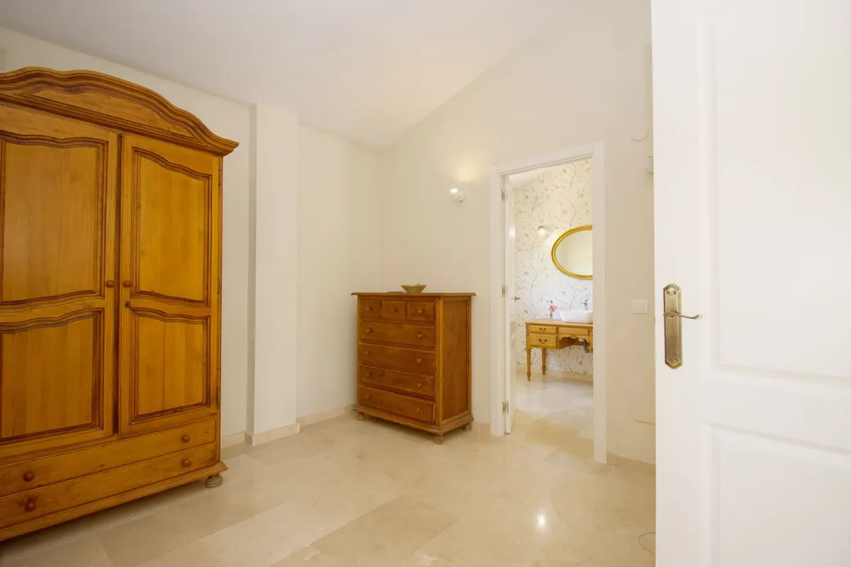 8e26bb94-070f-4531-995f-52fbb557350c