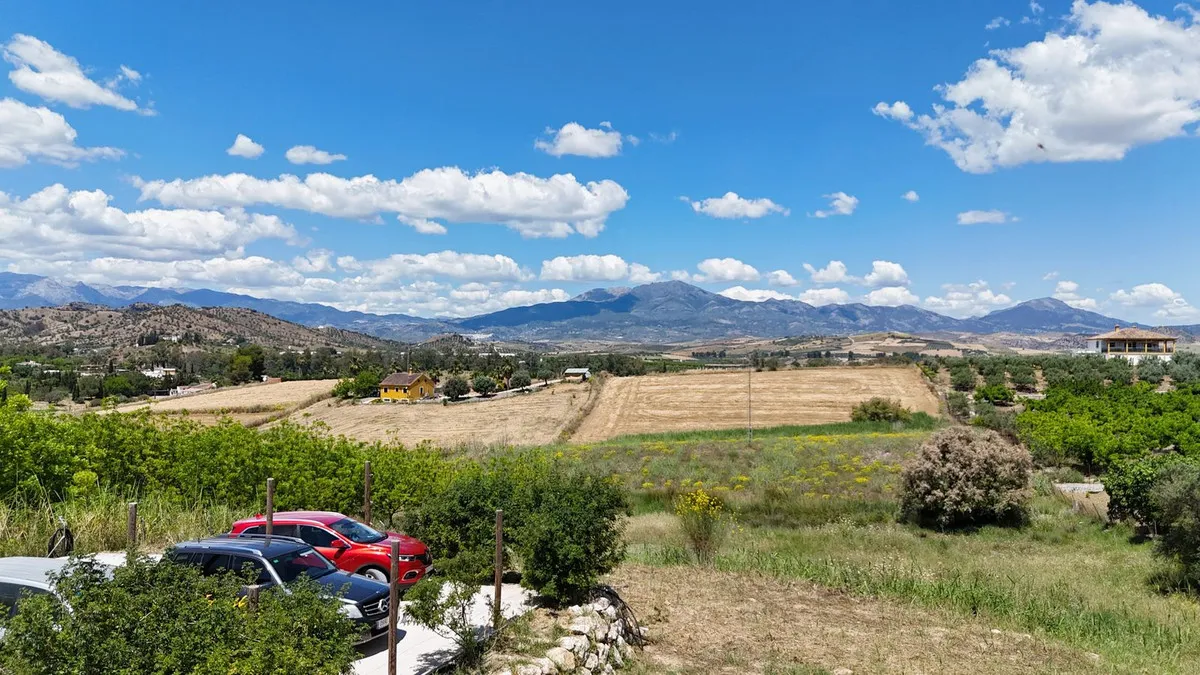 995dd9a7-1e93-4280-8d35-075208b1399a