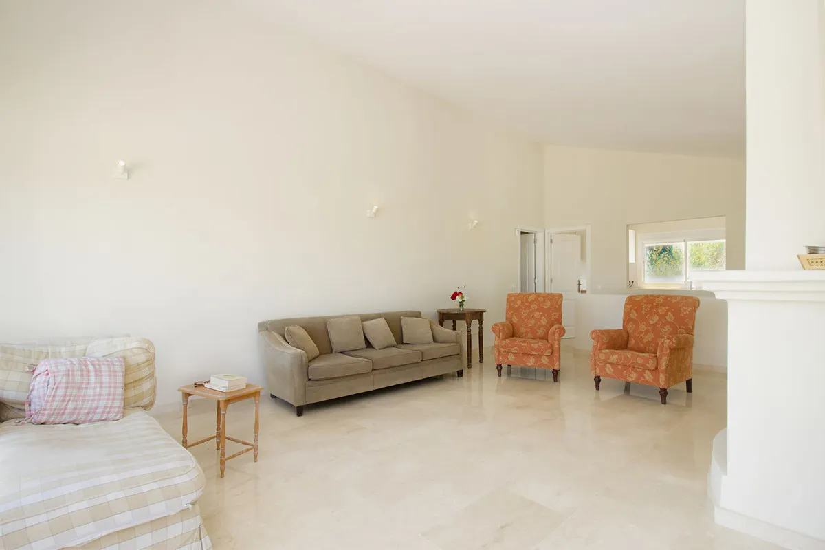 acc30972-db1d-44d9-880b-48a8b1bb4cd6