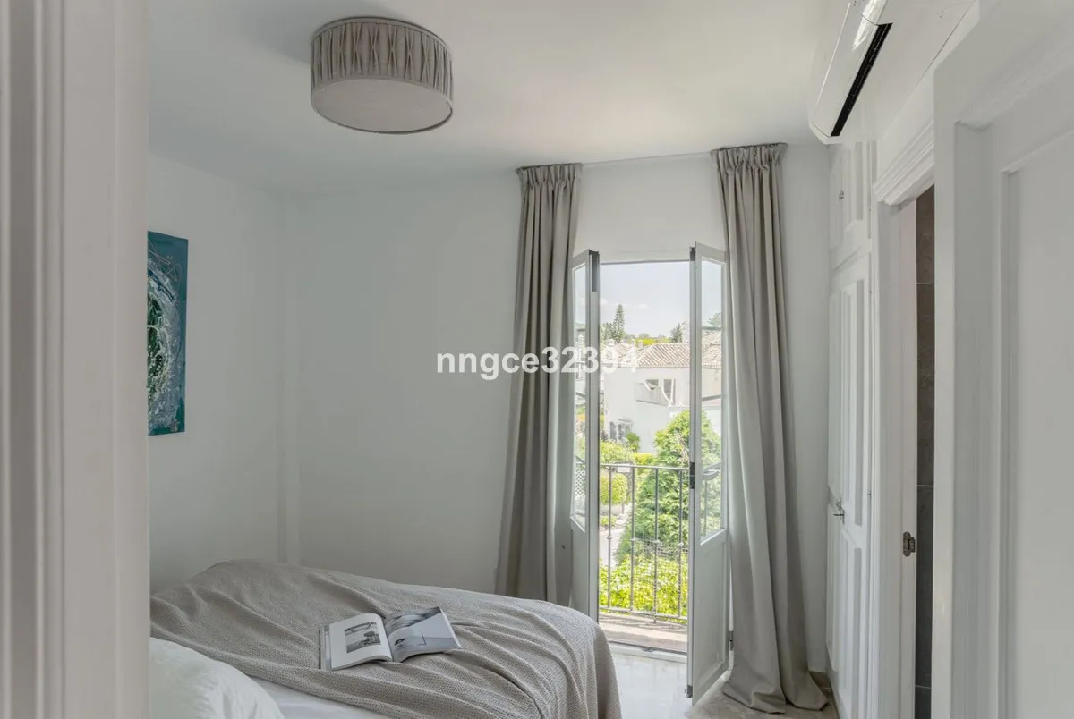 b869c774-a7ec-41ed-9e77-ad5a1ba75ebd