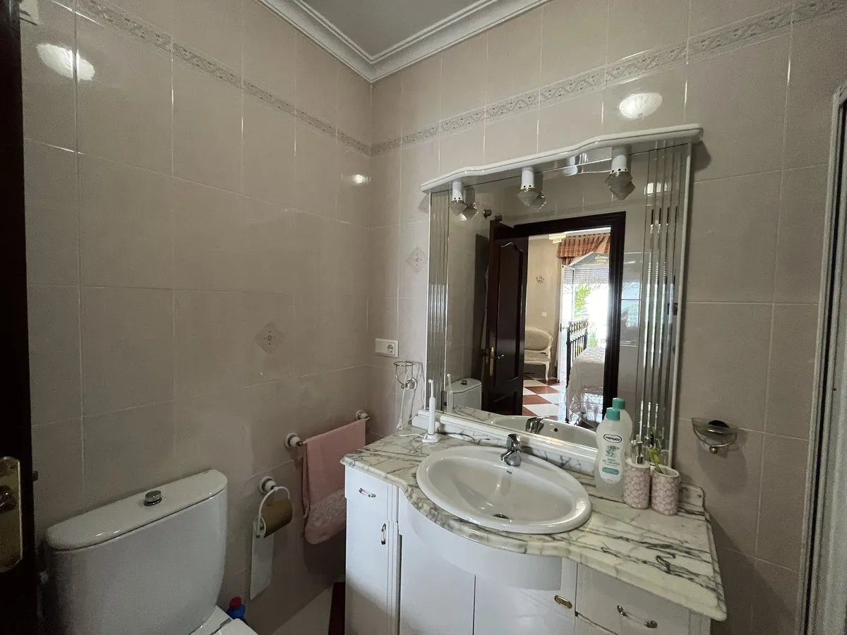 031806a7-edd9-4b9a-beb5-fe8c2c7f31a6