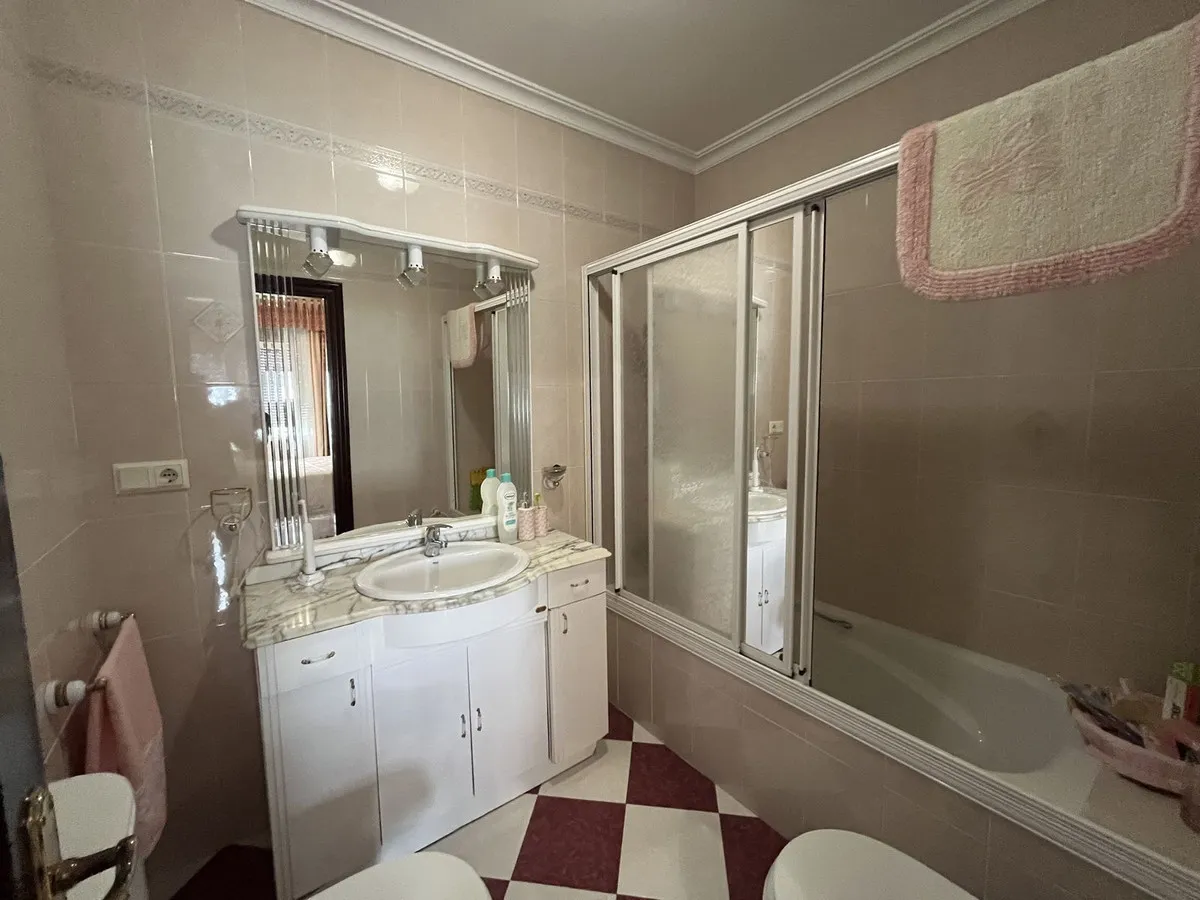 c1d12916-fd3d-44c8-b1f4-c769656c8aad