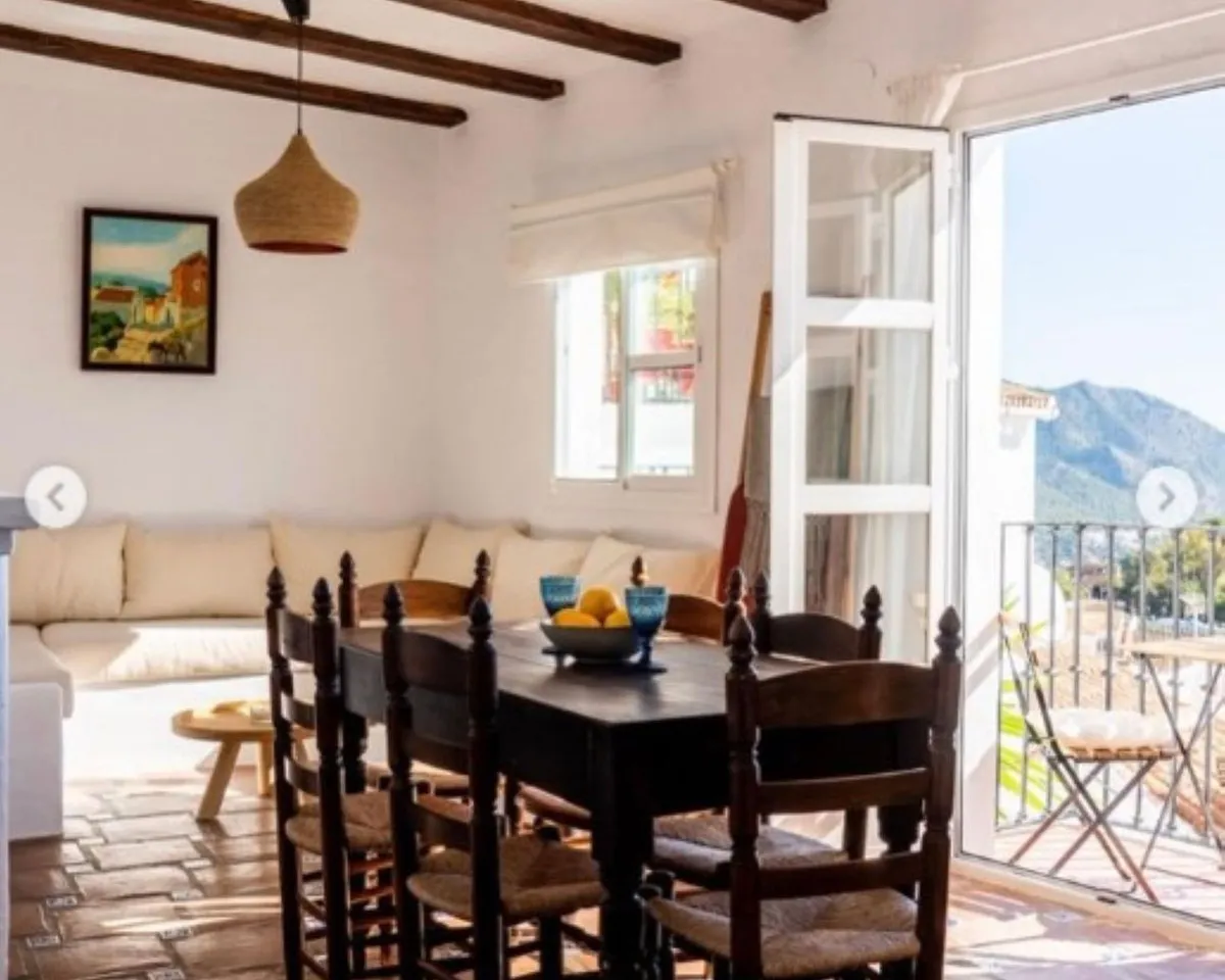 ff592aa9-b32d-4dd1-b9d6-1c814d8e59bb