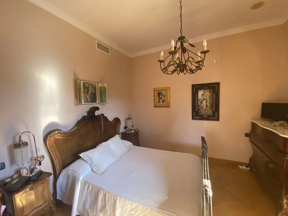 4eda368b-cfde-42a6-9ed6-6e5e630566b4