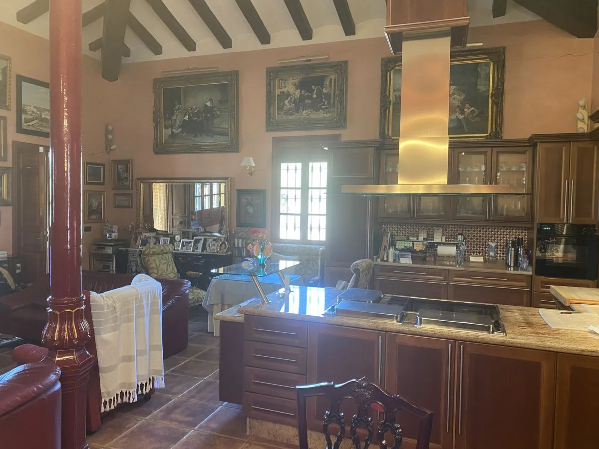 6851590c-920d-41f0-8d00-326d6a772a16