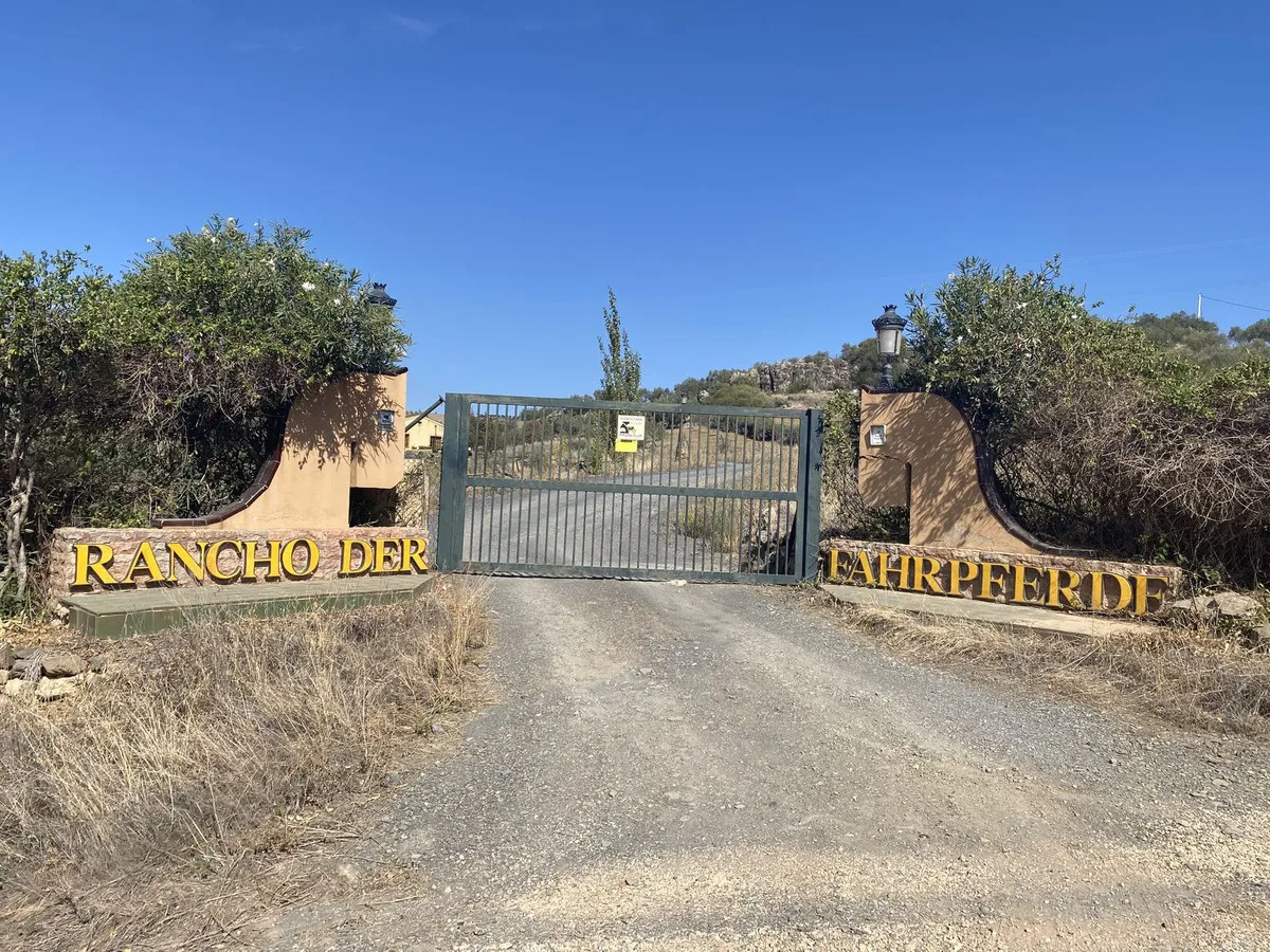 a8c55879-ac60-4a47-a149-9b330e9dcefd