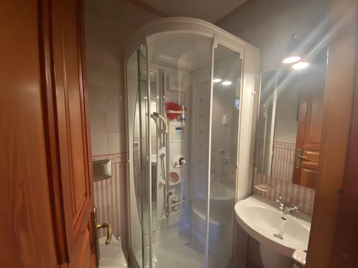 b12ef6ba-d382-454e-a3a6-17fd8f99592f