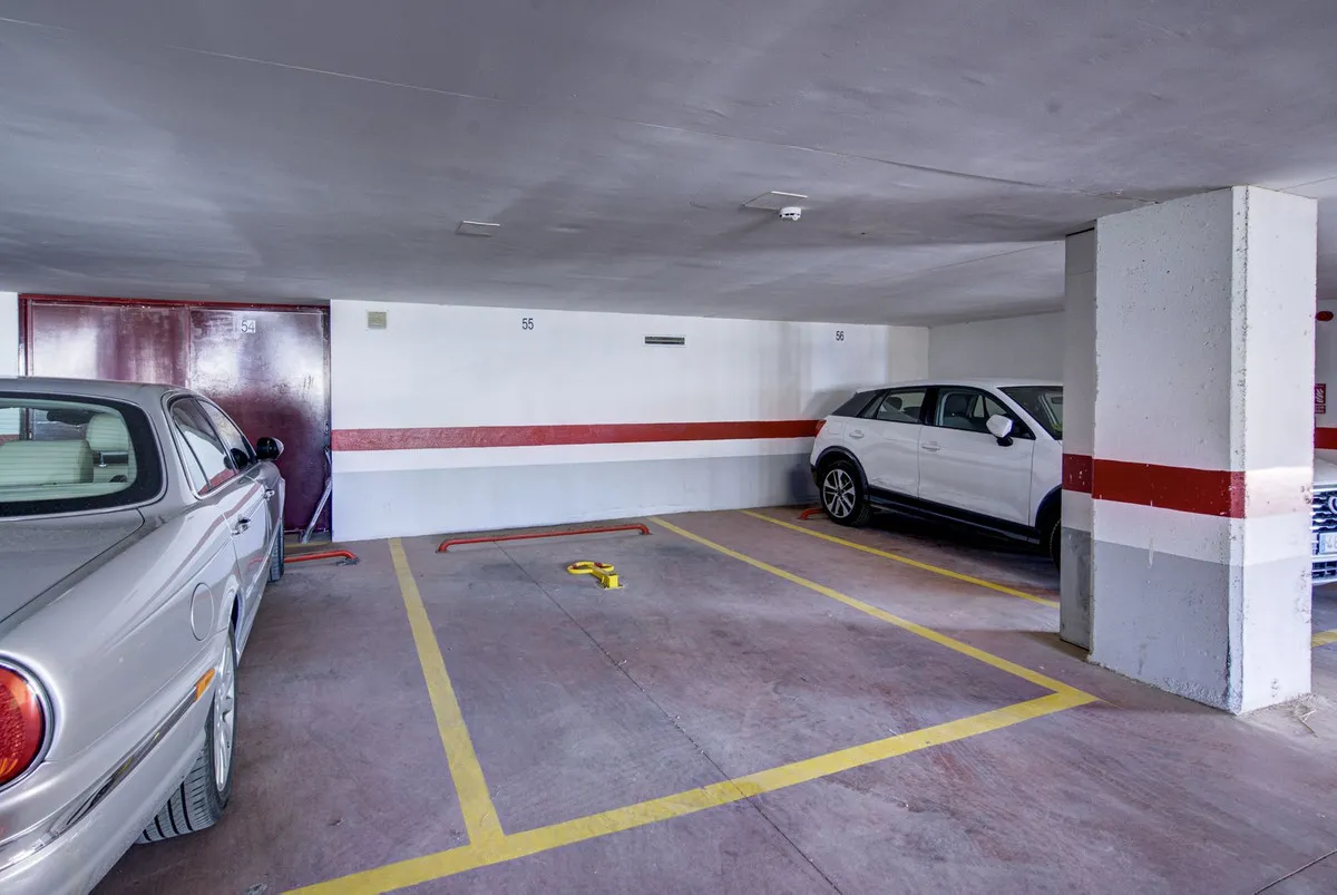 607d1dd9-df41-47b4-9bb2-9db785ad2b1d