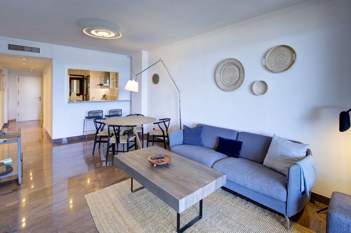 f7376f87-86a7-4e26-9c73-b3924ca27a37