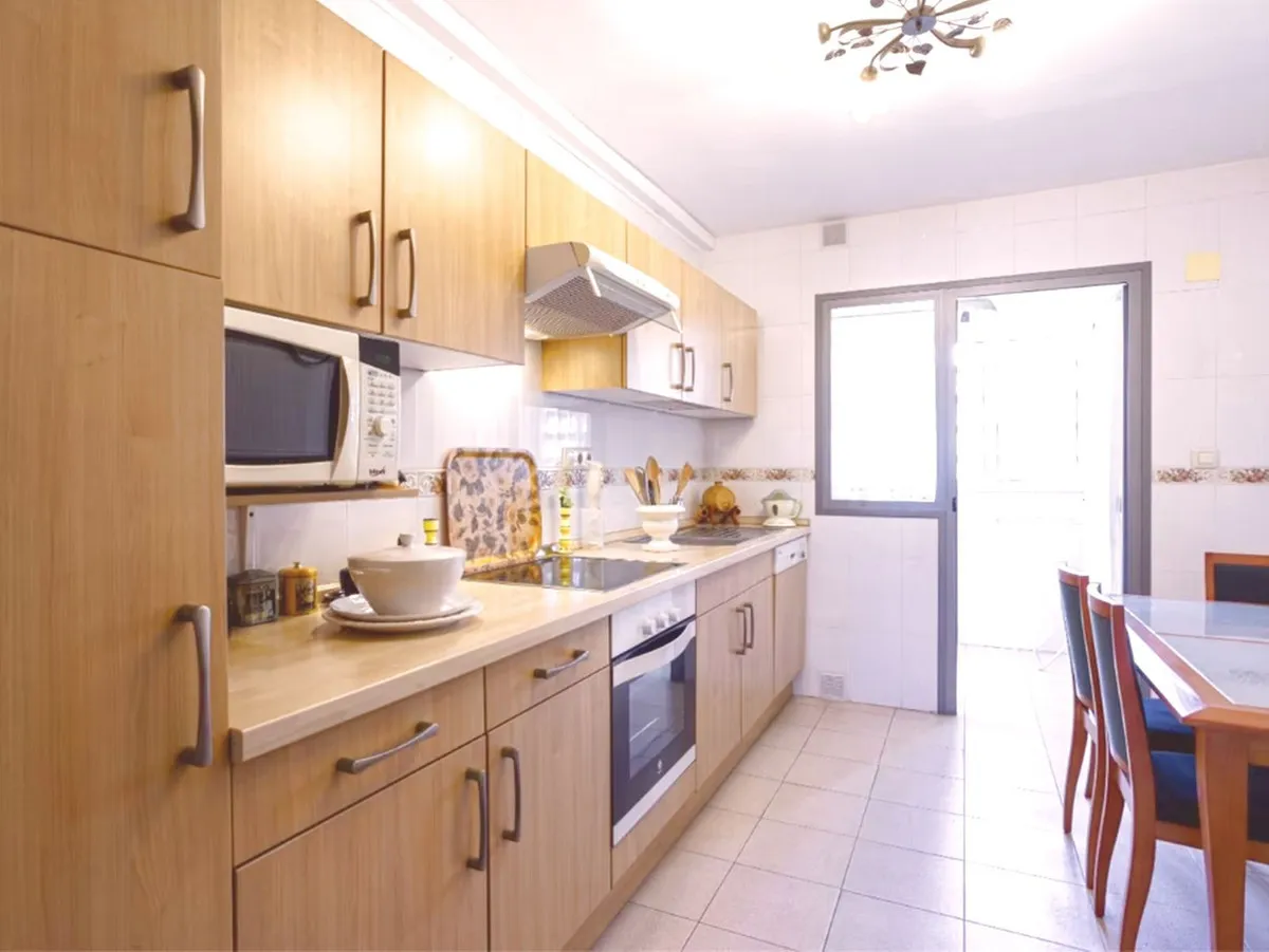 2b51da51-7651-432d-a807-a9e761a336be