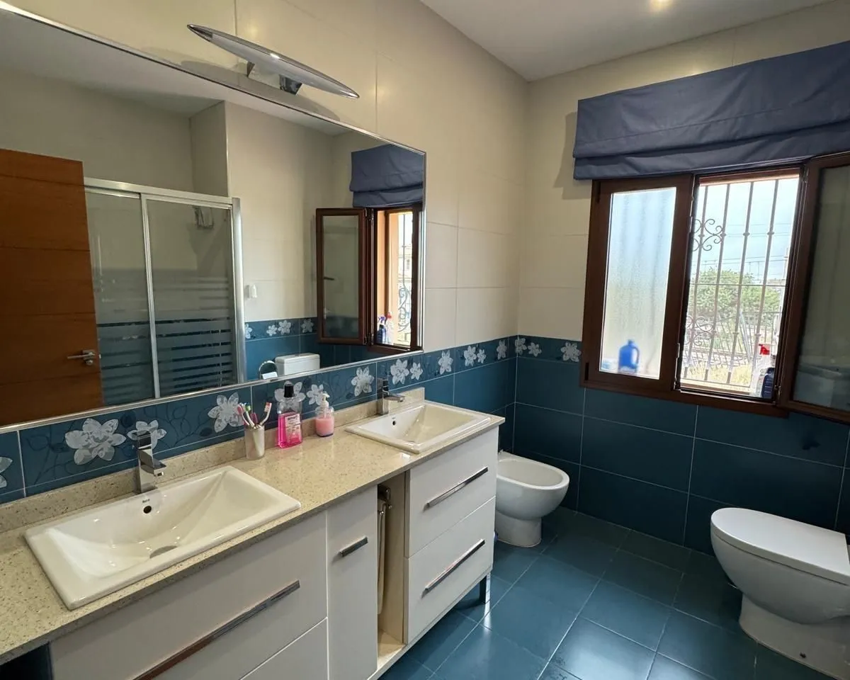 037c6cc1-f7e0-4436-885e-c80d8a895cb9