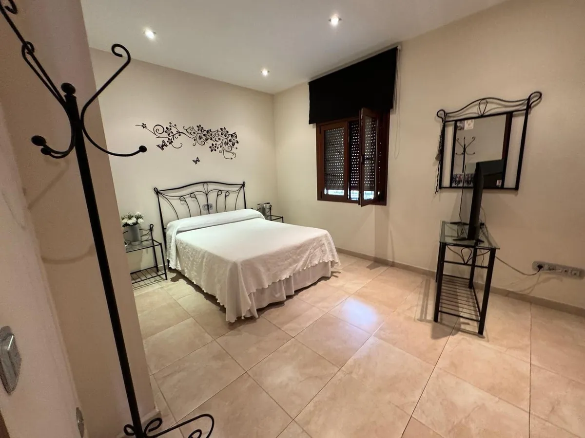 ae91df91-3ee1-4dff-b300-e78235521ca0