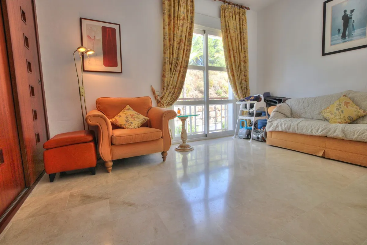 8c8b65ef-3b8f-4f5b-b3d9-105cecb6746f