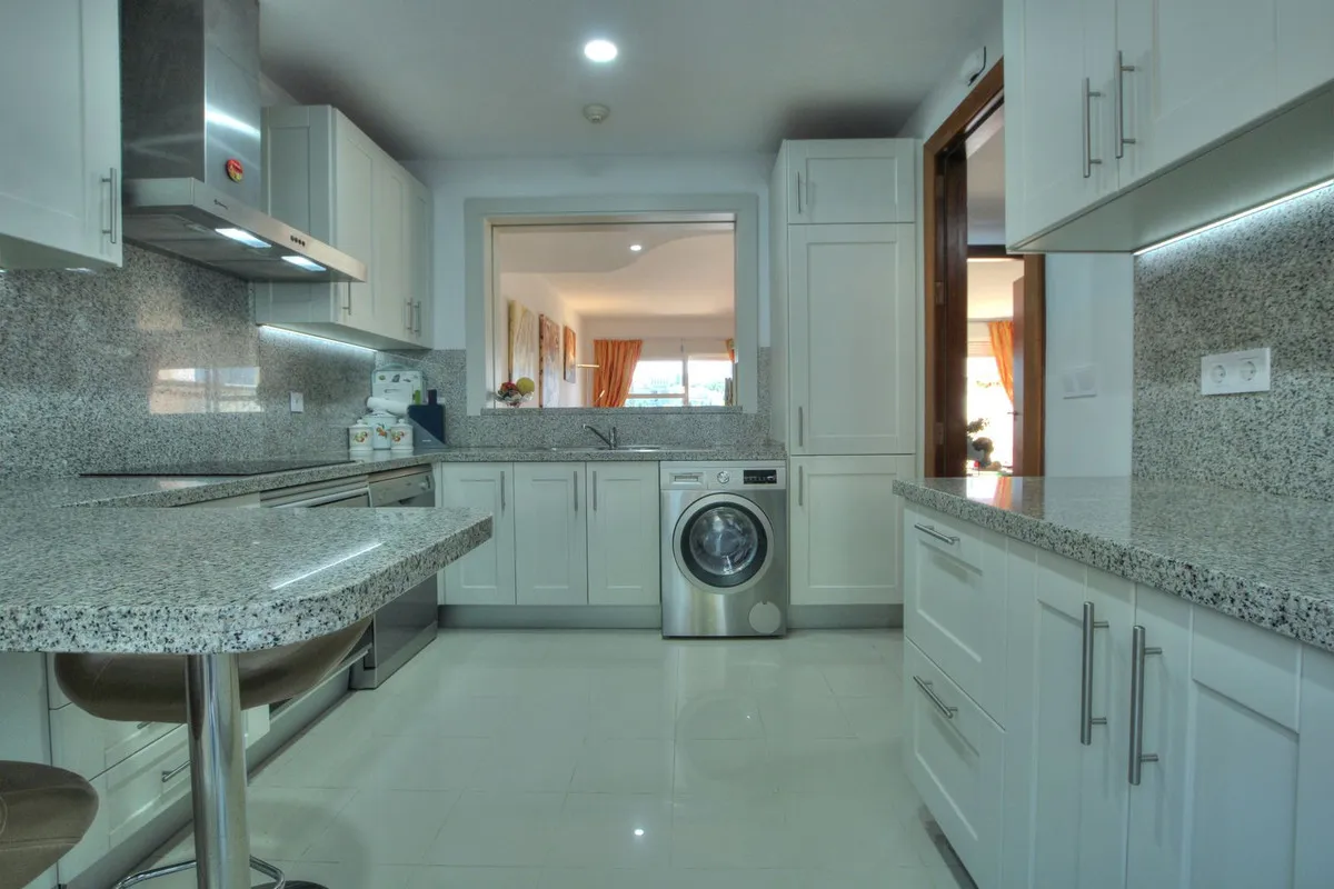 b7486a84-2f6b-4139-8e4a-9dd79339af83