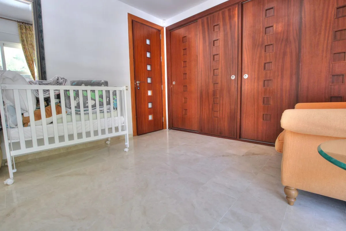 f25040a6-84f5-4b6a-8885-7729e8762f74