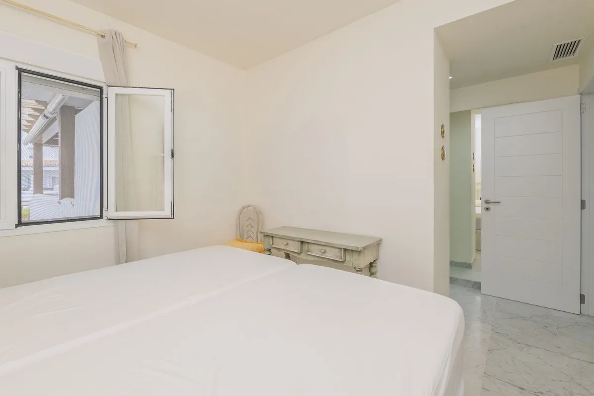 39bc4a52-1b78-42e2-8574-63348c79047c