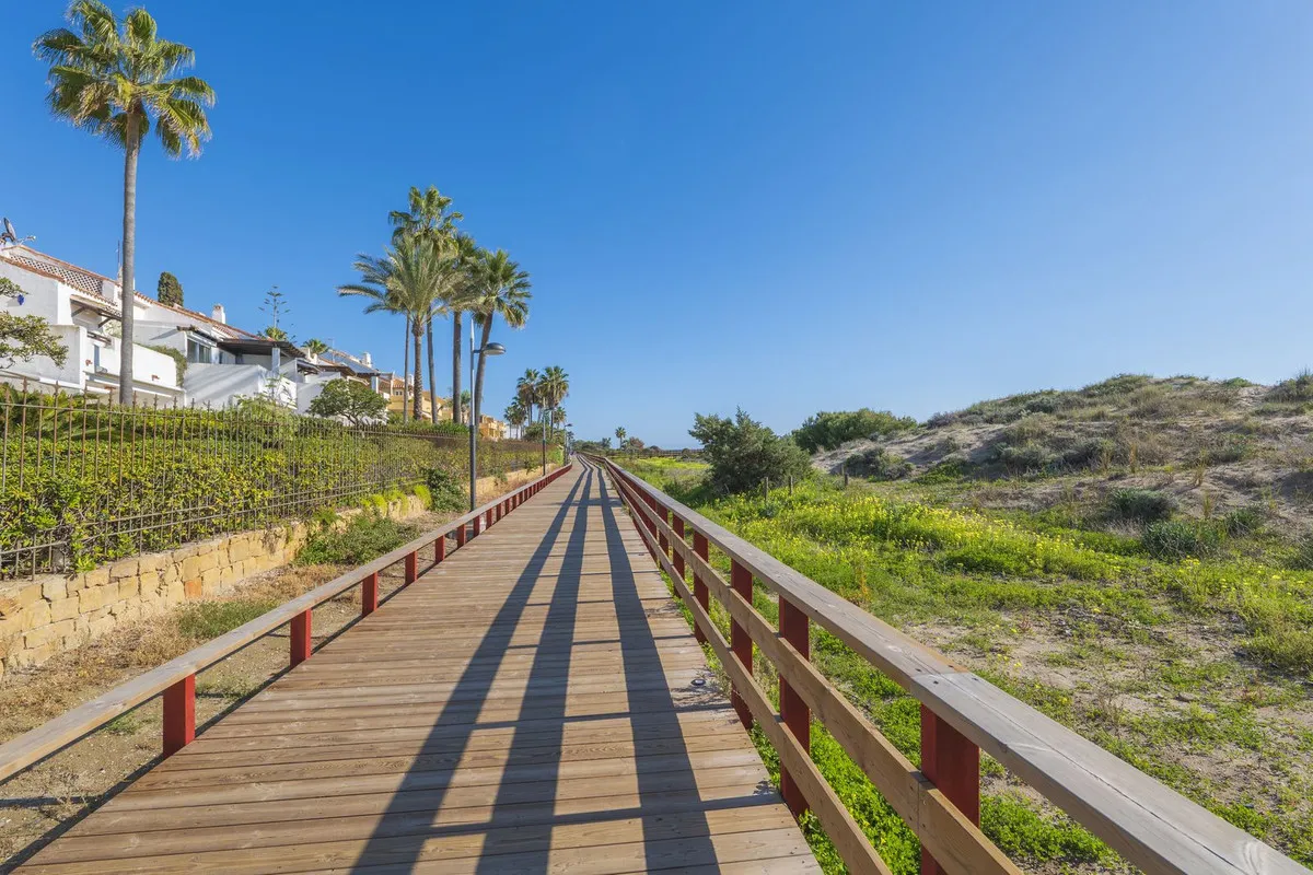 79fb44b8-1799-4227-933f-80fcef295c09