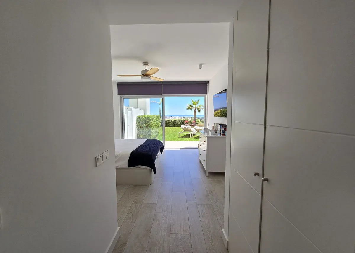 02e04a82-3153-416c-8184-b186eb835db4