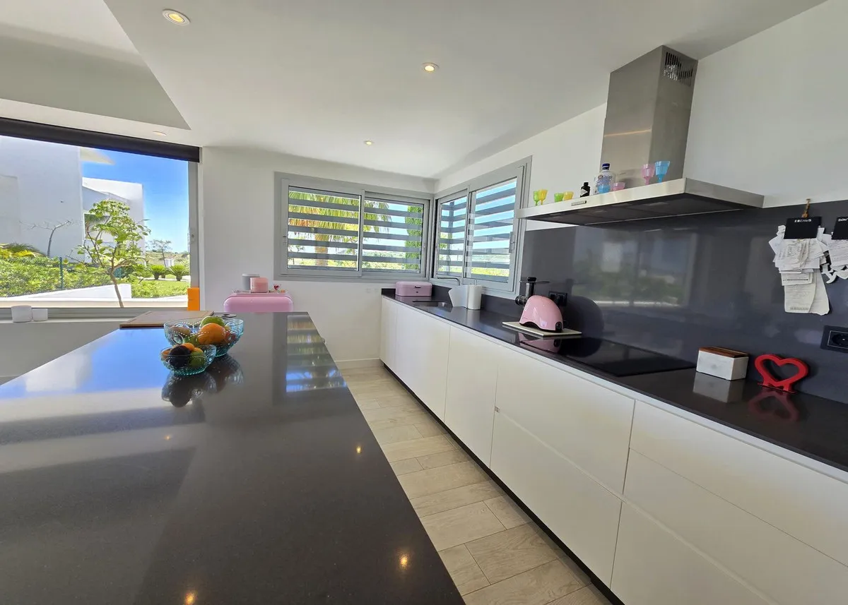 0f47a057-e83d-4e81-83b7-d0dff3d2e22b