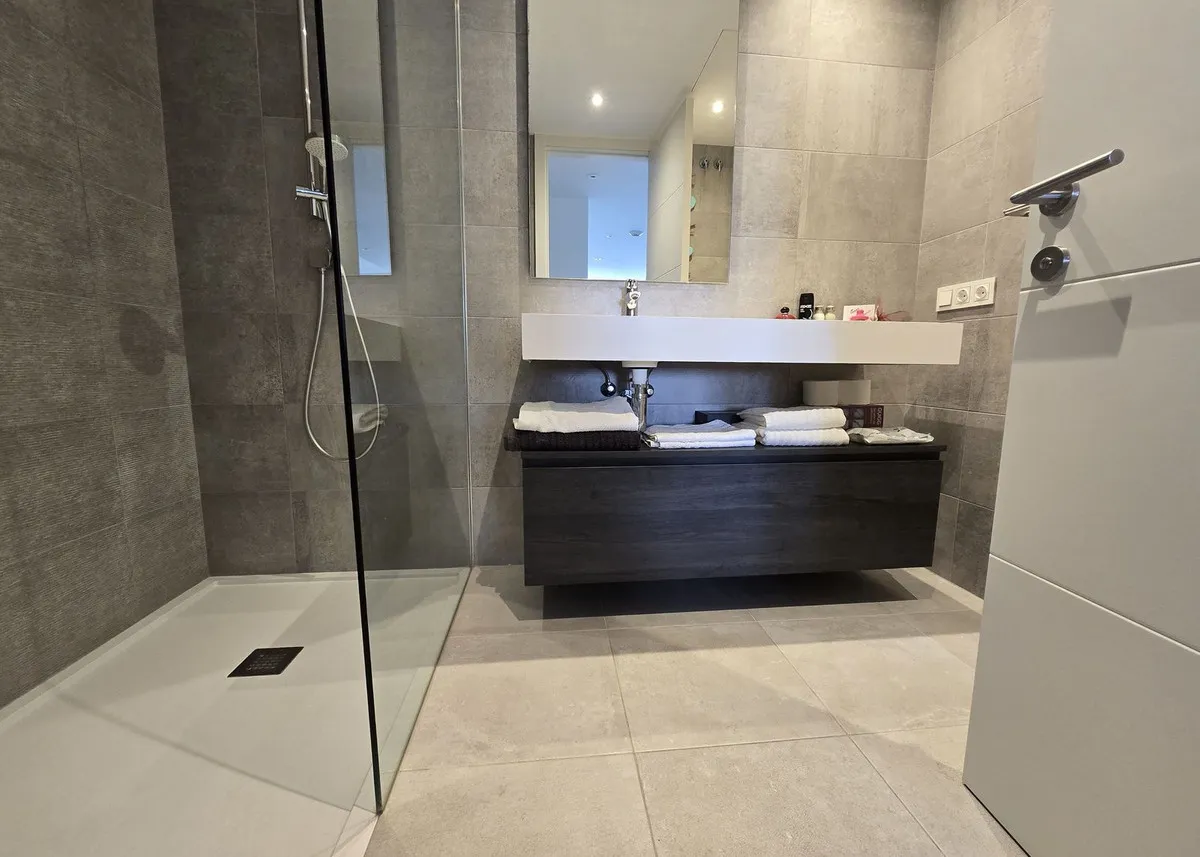 1239d1c3-8204-460e-8dc8-c38c787f65bd