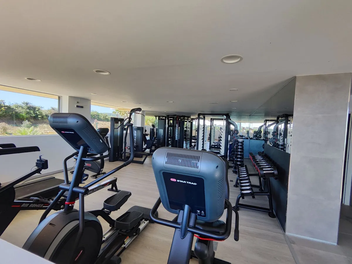 f500b131-512d-4d4f-8cb6-734962865e95