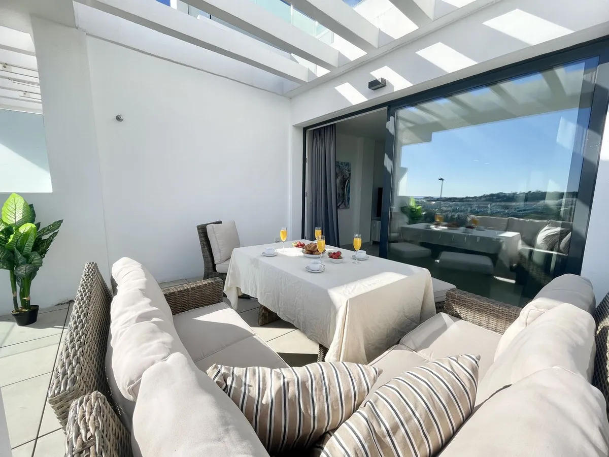 8ead0dcc-c673-4d93-9934-ea4dcce86d41