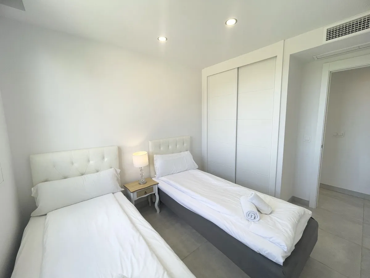 cb2f0cab-8198-4c0e-9024-13f1b65d858c