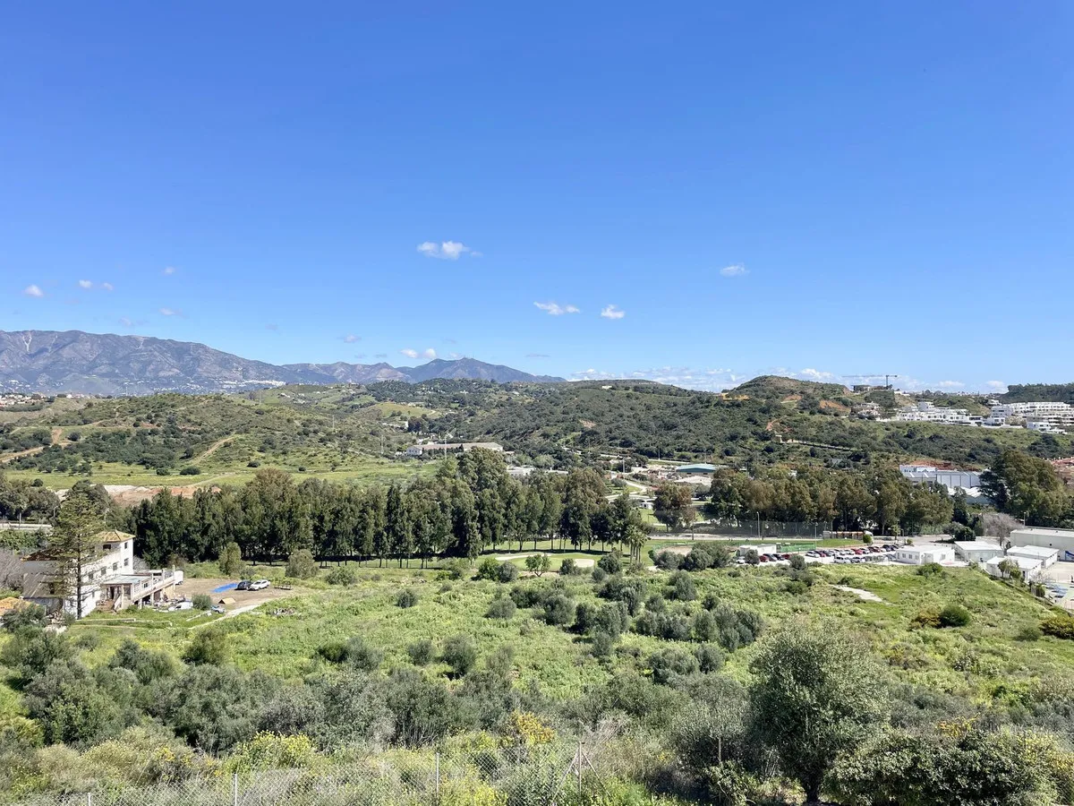 e1f0e355-6d59-4107-b661-37d39d4df527