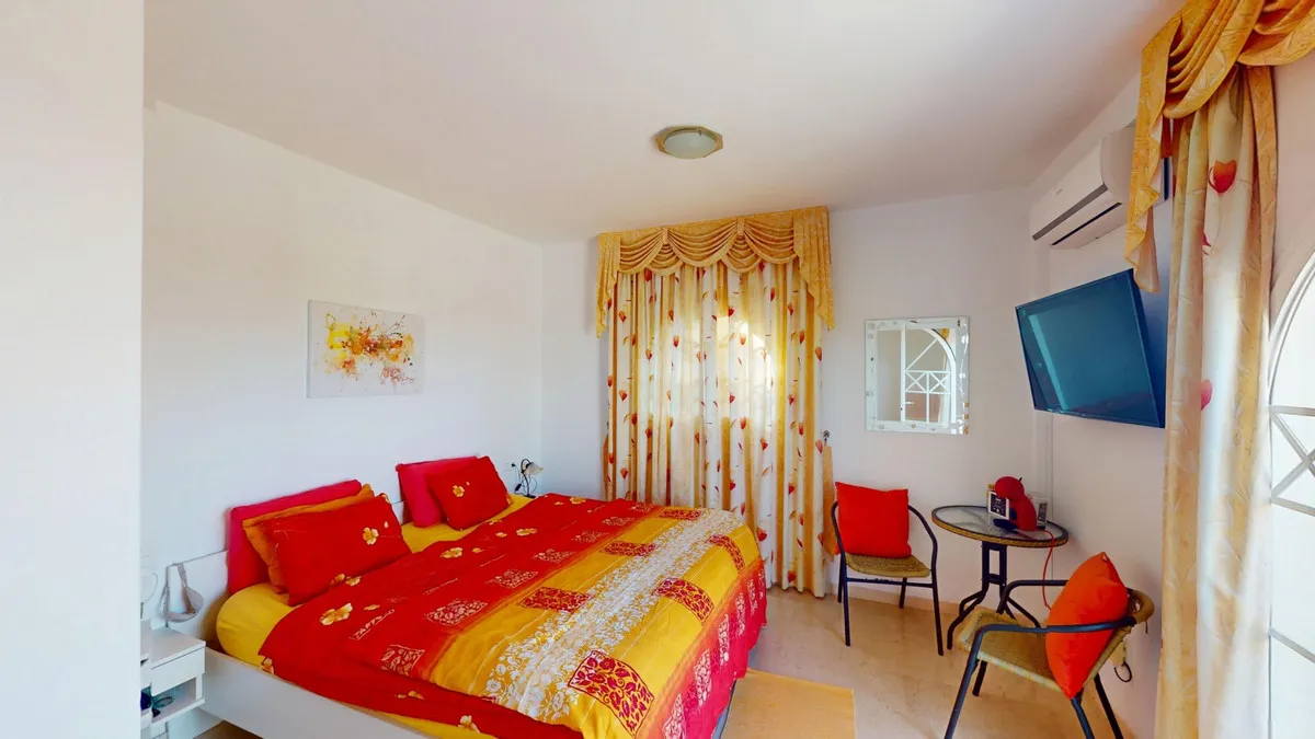 02d2a9cb-3d3b-4998-84ea-60d878d30a4b