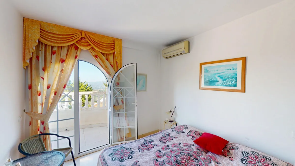 271e056b-f397-48f2-8afc-693736f91c16