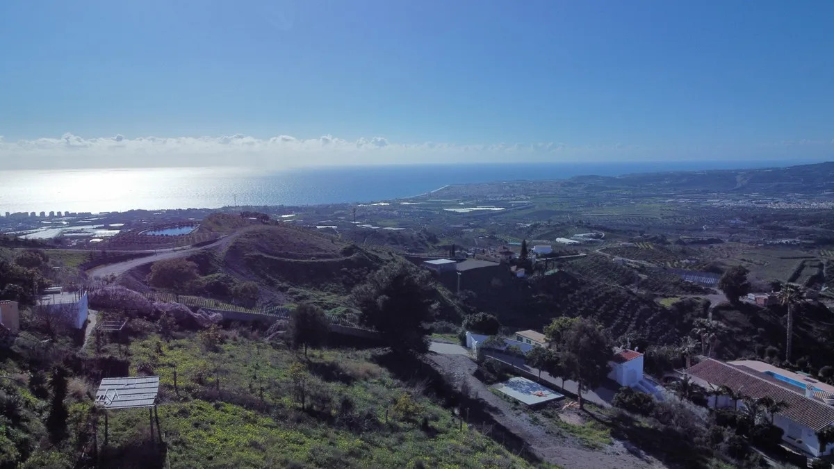 a2765ac4-8111-435e-b952-b67432f329f4