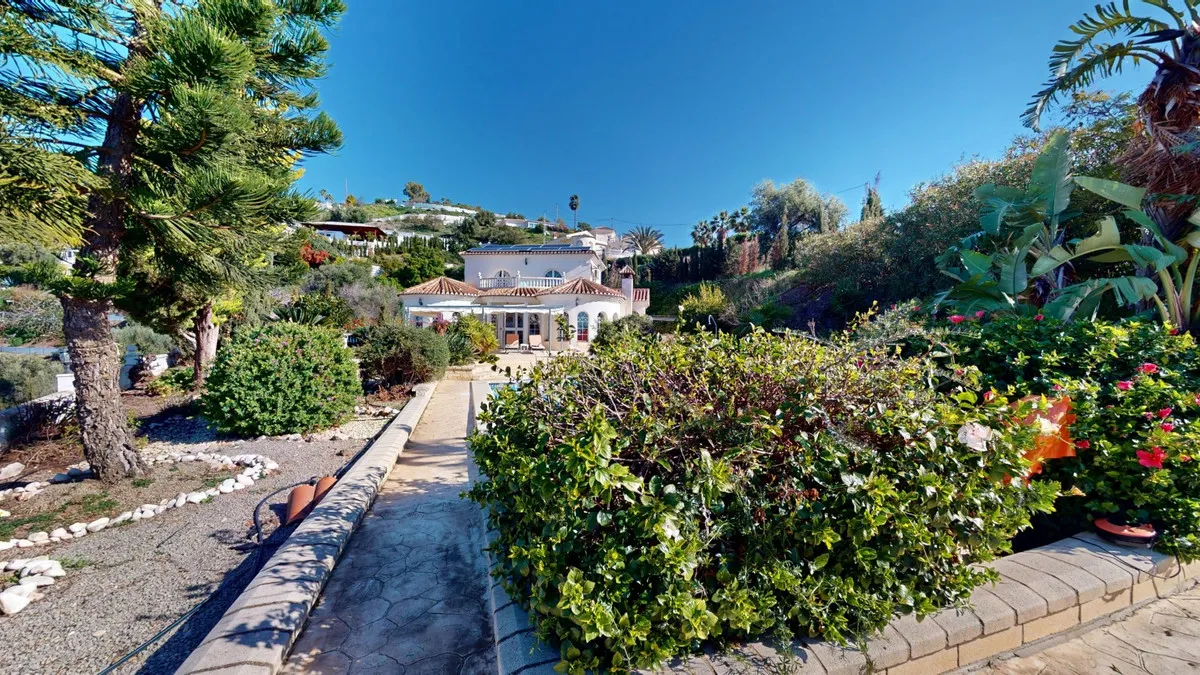 b6c4e591-4570-40a4-aa03-854d88799d00