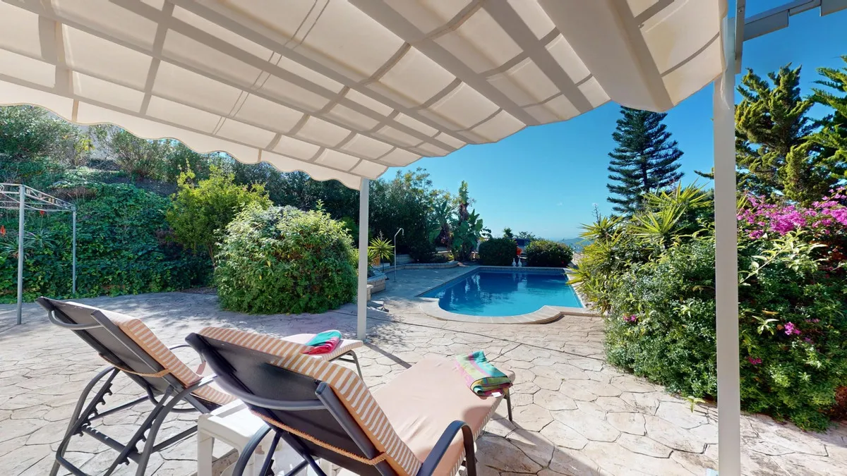 f6700fc1-bcab-4489-9d89-58ba3f6a4a1b