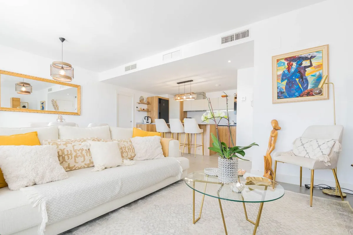 c4c6dbba-f103-49c4-9a35-66e64c72007d