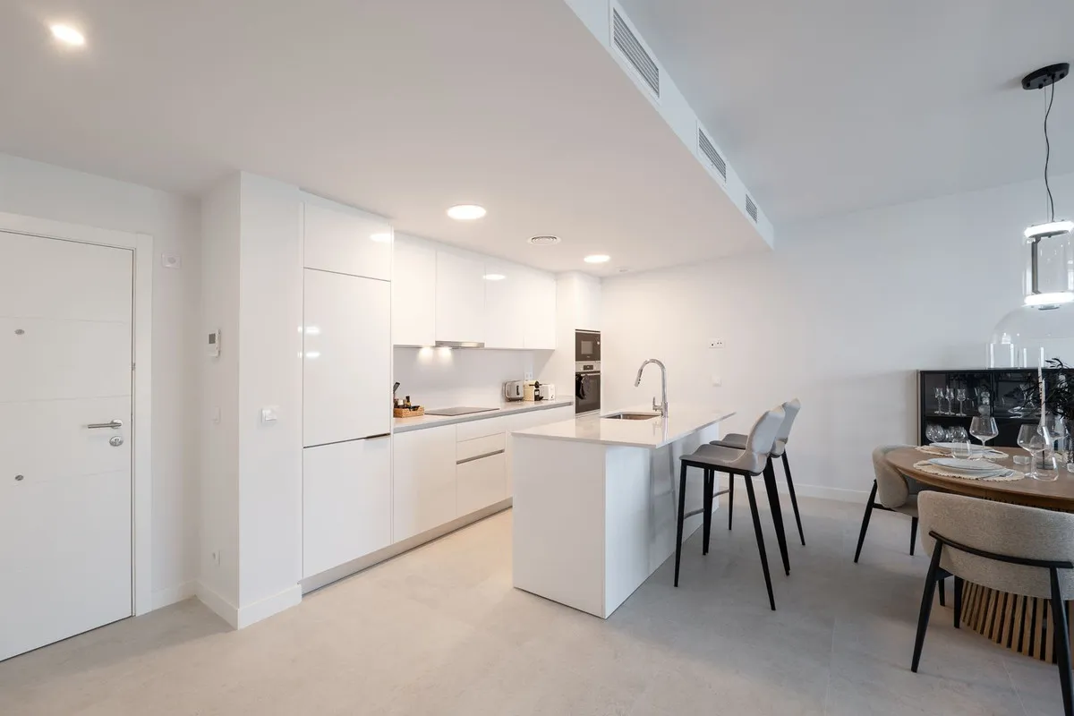 a0fd379d-1210-49d8-a84b-45cb52a9093f