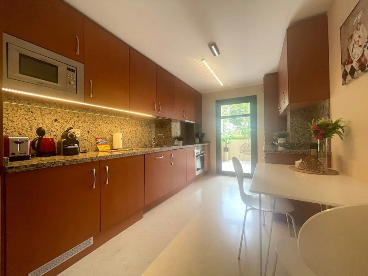 801b97e0-f41f-493a-9417-f508d8430a04