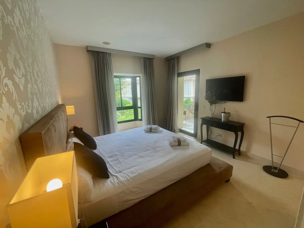 80e86a9c-470a-4a27-8f35-d3d212d506fb