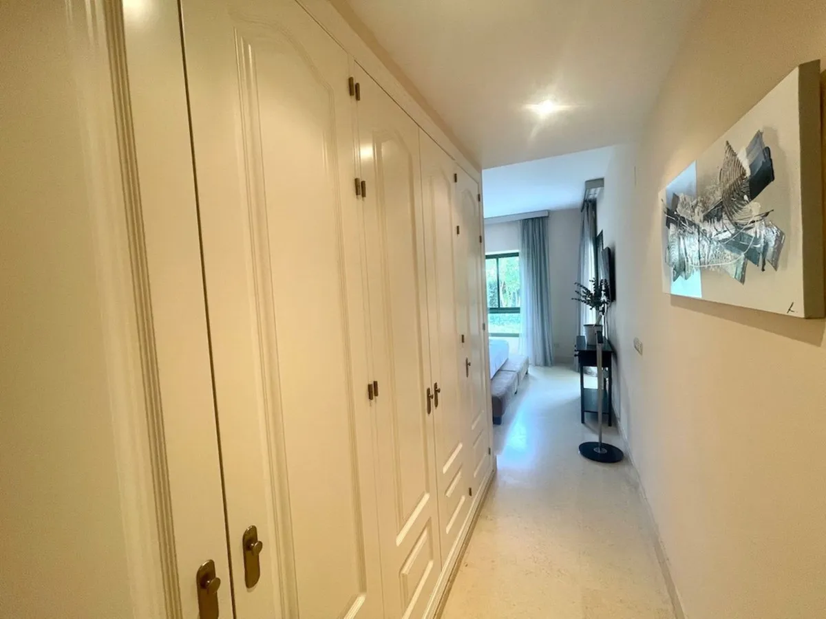 931b8cd3-83bd-4769-93f0-4aa74605de2b