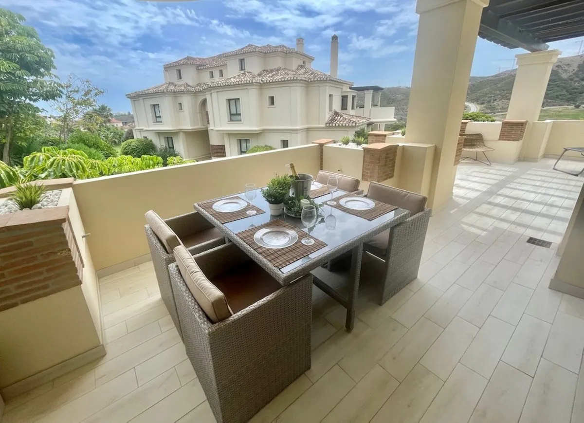 f2865962-a5e0-43b7-80ec-22a7fb34581a