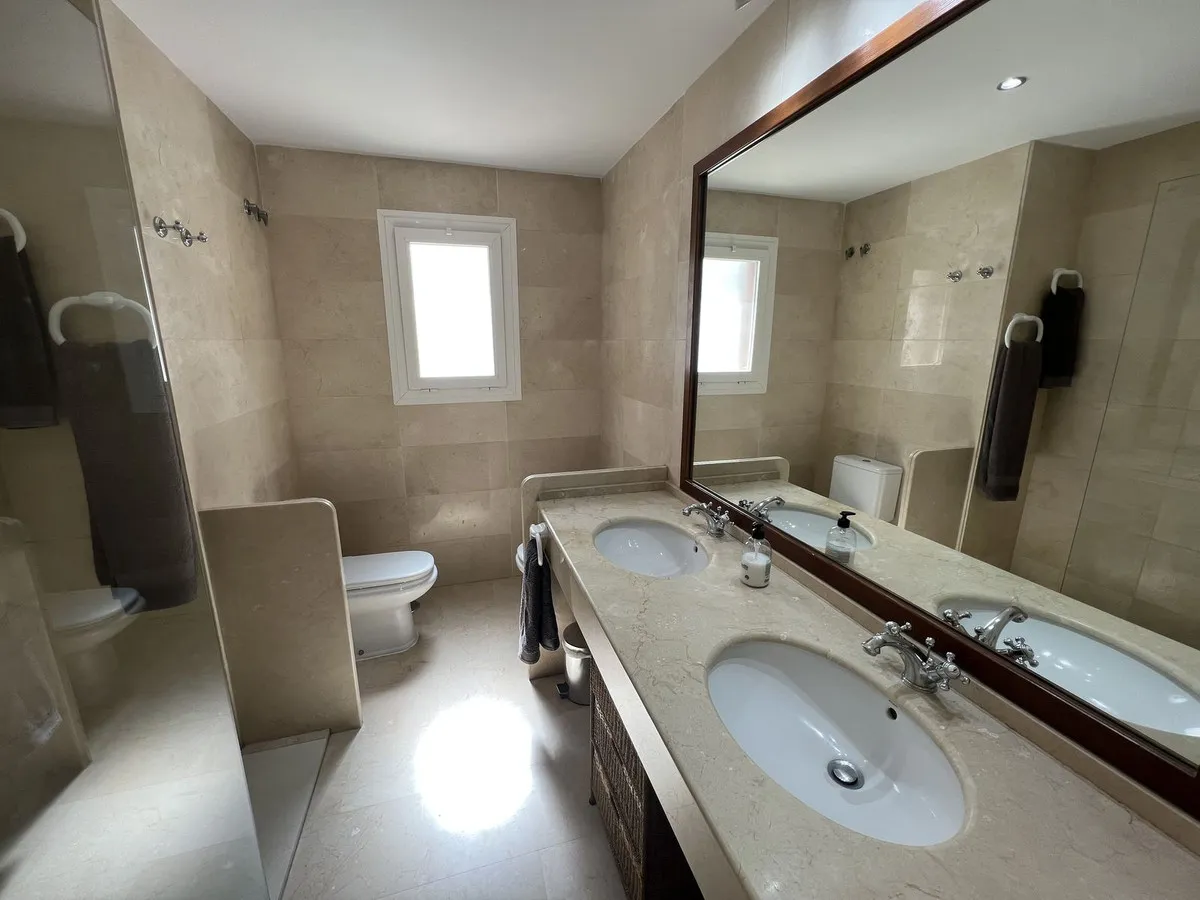 a4b7750f-7b81-41f0-91d5-ab217bda551e