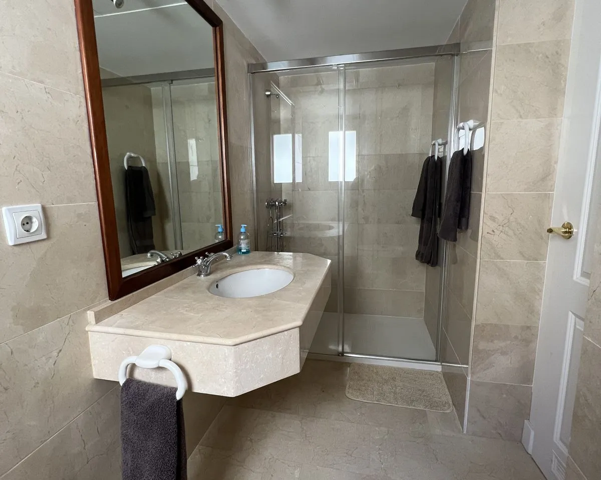 e07d1876-5eb0-4ad3-846d-4f4c1bb5def3