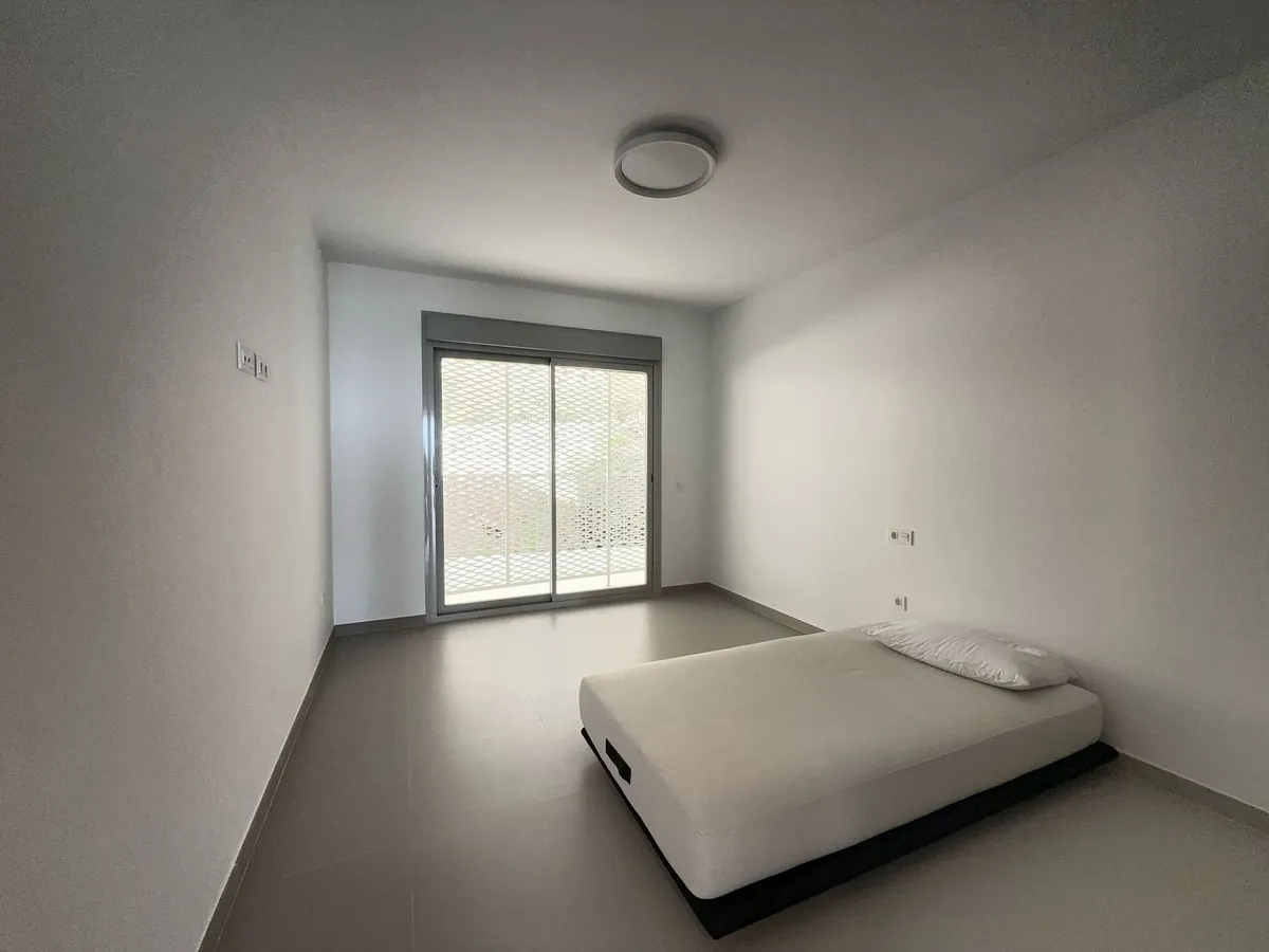 374e6f76-8592-4047-a9b6-1bf137d1b074